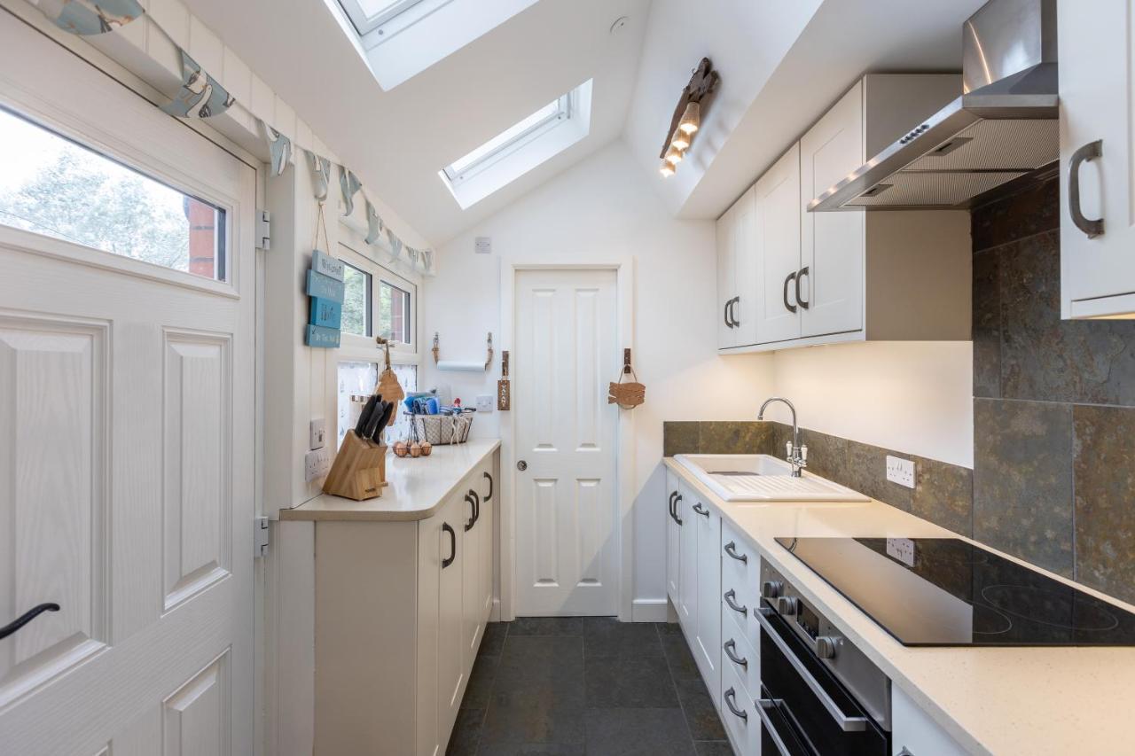 Robin Hood'S Bay Coastguard'S Cottage With A View 외부 사진
